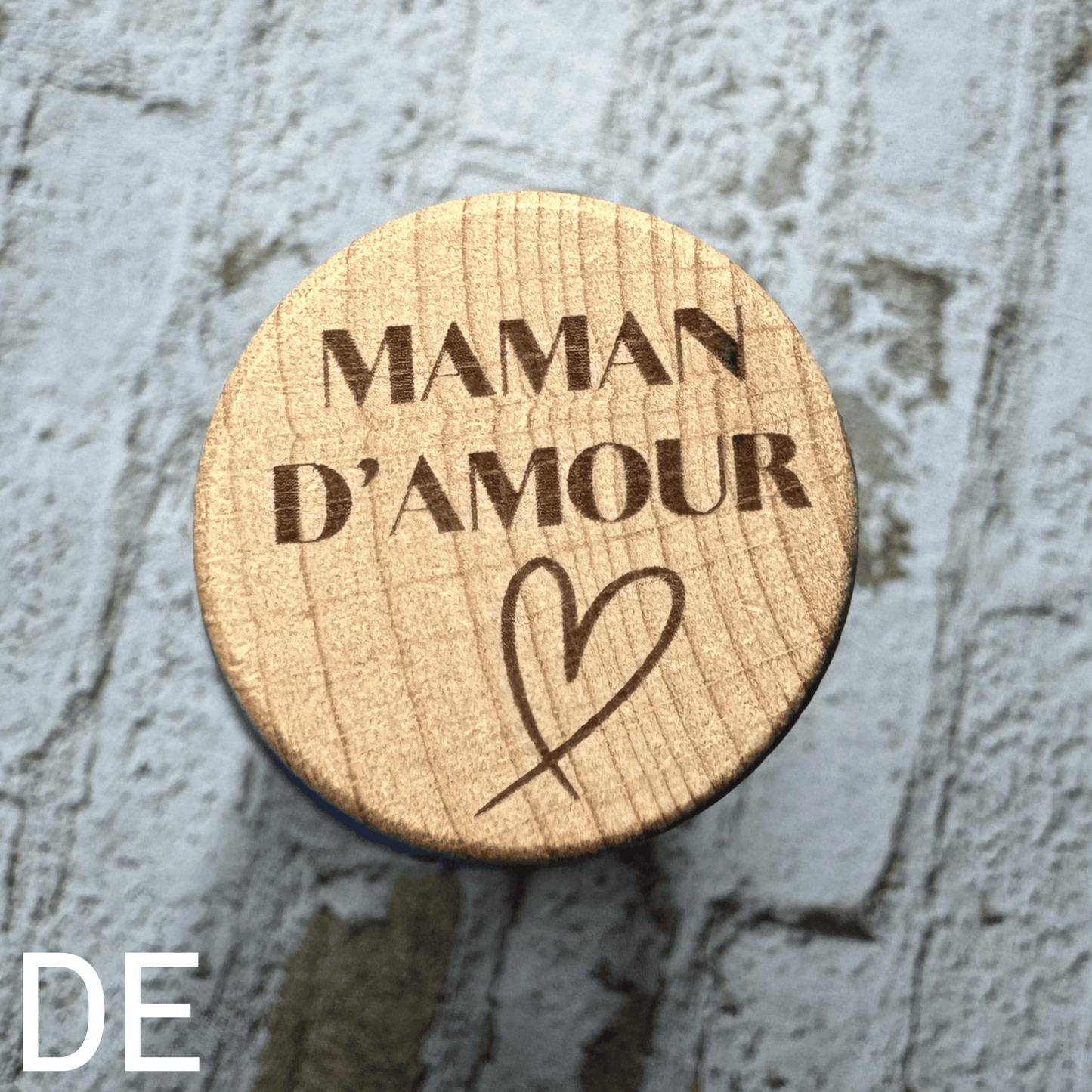 Bouchon en bois gravé - Maman d'amour