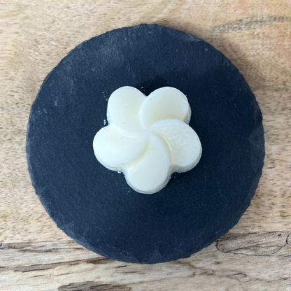 Photo du fondant moulé parfumé au Jasmin vue haute.