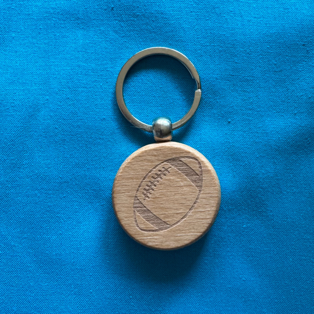 Porte clé en bois - Ballon de rugby