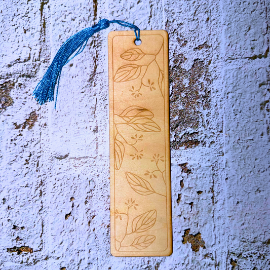 Marque-page en bois feuilles et petites fleurs avec motif floral – Délicates Effluves