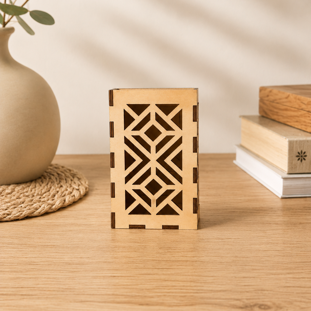 Pot à crayons en bois Mosaïque avec motif géométrique ajouré découpé au laser